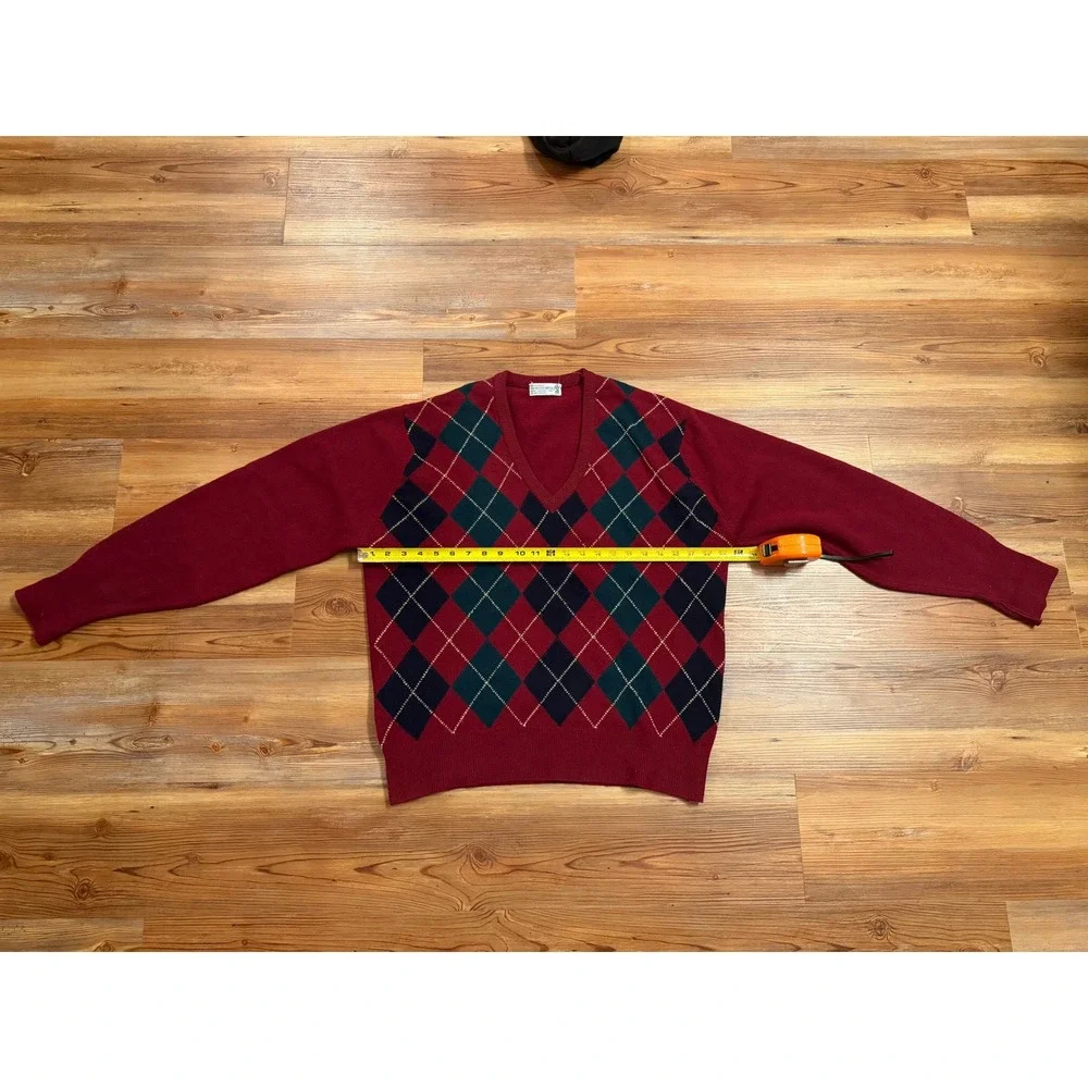 The Scotch House Vintage Argyle V-Neck Sweater Red Lambswool Made in Scotland L